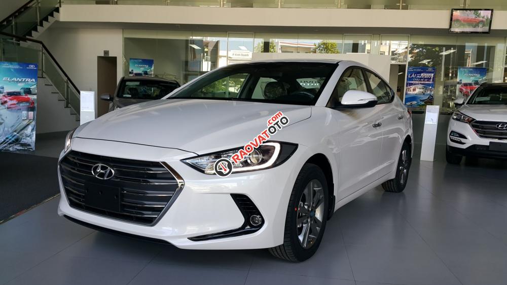 Bán Hyundai Elantra 1.6 GLS đời 2017, màu trắng, giá chỉ 545 triệu, LH: 0933016693-6