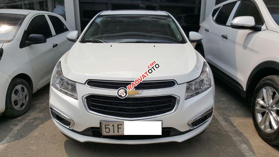 Bán Chevrolet Cruze LTZ 1.8AT, đời 2015, màu trắng, biển SG-0