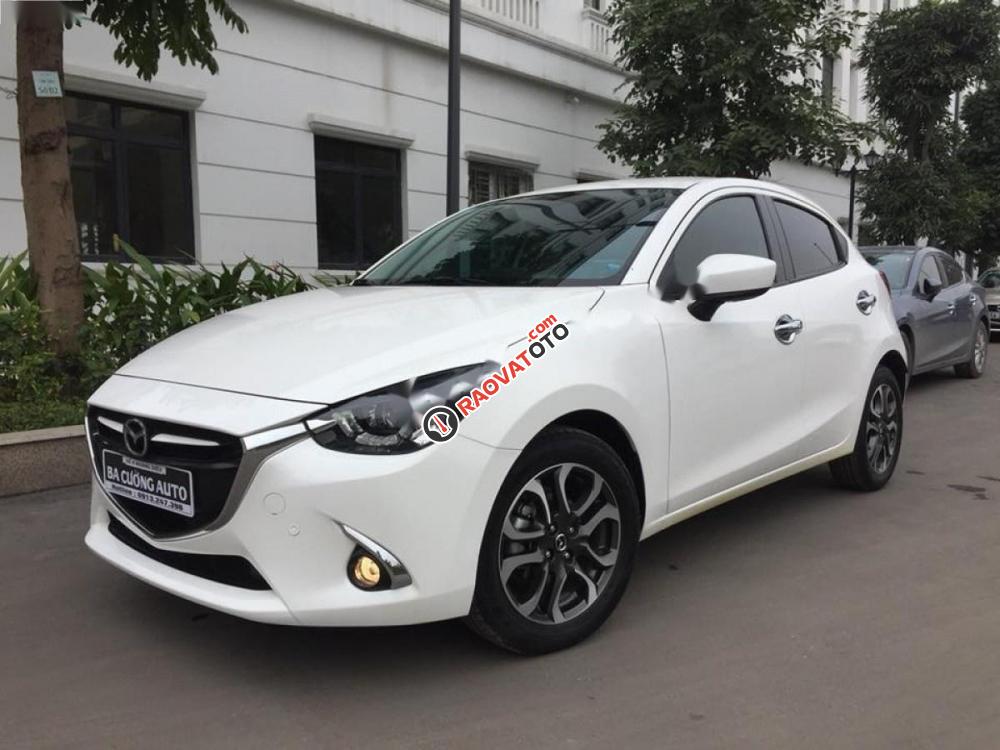 Cần bán lại xe Mazda 2 1.5 AT đời 2016, màu trắng số tự động, giá 535tr-1