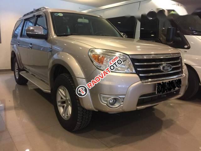 Bán xe Ford Everest 2.5L đời 2010, màu bạc số sàn, giá tốt-0