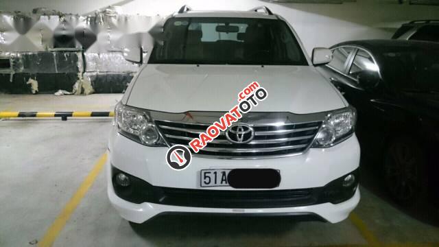 Bán xe Toyota Fortuner đời 2015, màu trắng-0