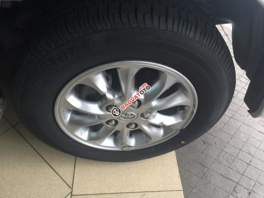 Bán xe Toyota Innova 2.0E năm 2014, màu bạc số sàn giá cạnh tranh-4