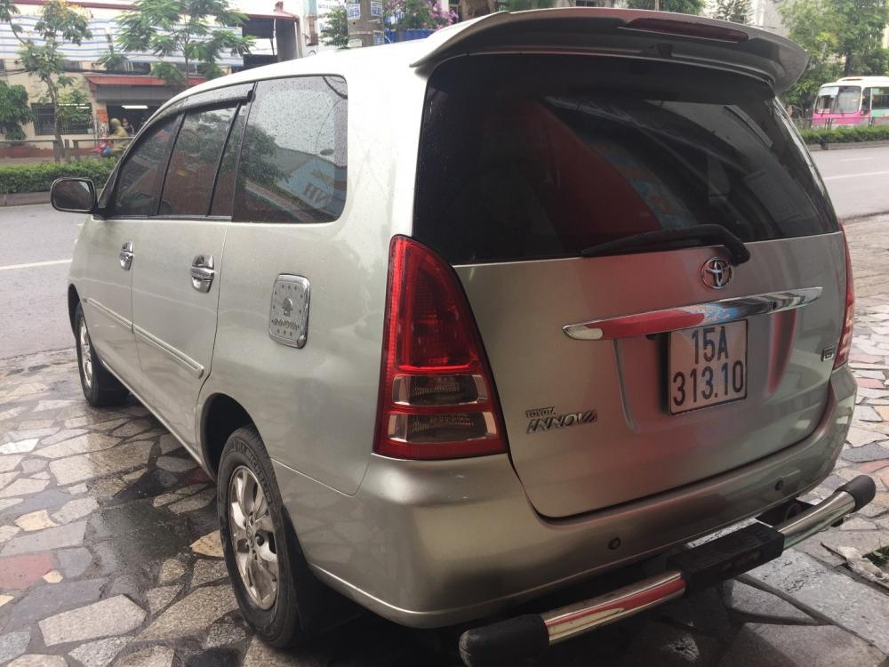 Cần bán Toyota Innova 2006, màu bạc, xe gia đình-3