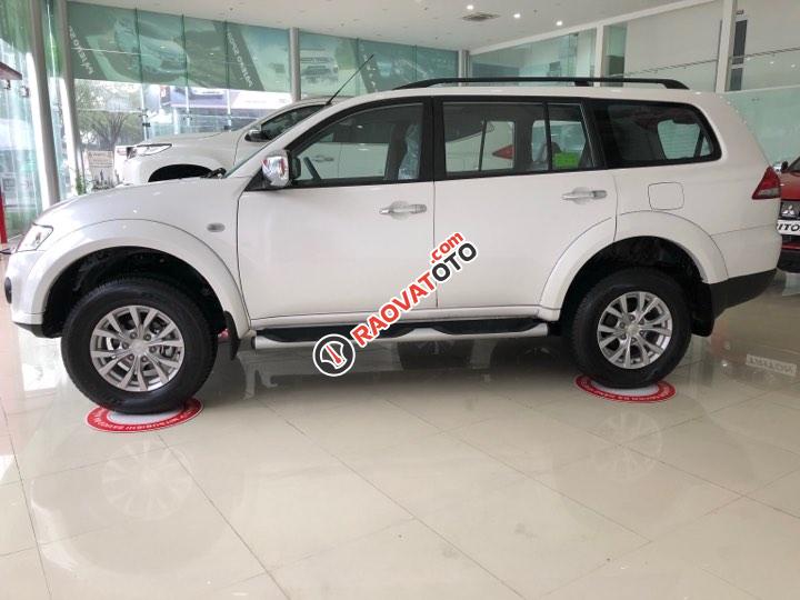 Bán ô tô Mitsubishi Pajero Sport đời 2017, màu trắng, 750tr-2