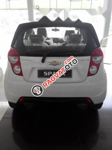 Bán ô tô Chevrolet Spark đời 2017, màu trắng, giá chỉ 269 triệu-2