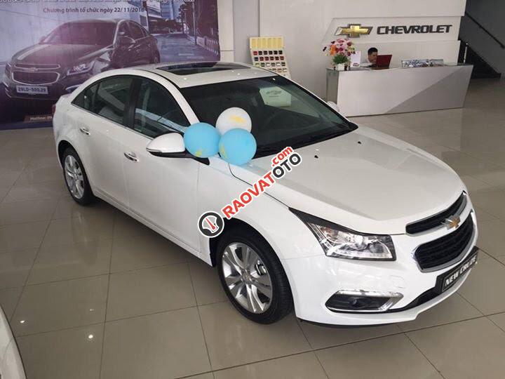 Bán Chevrolet Cruze 1.8LTZ AT 2017, nhiều màu, vay 90%, giao xe liền-4