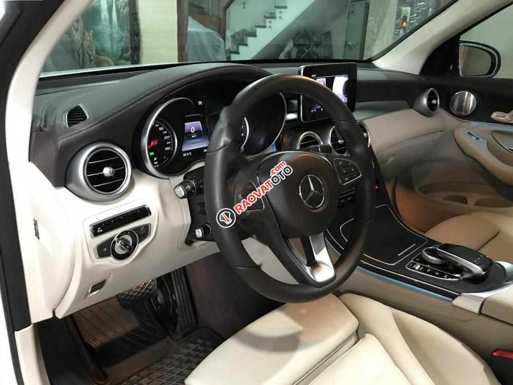 Bán Mercedes GLC 300 2.0AT 4matic sản xuất 2016, màu trắng-4