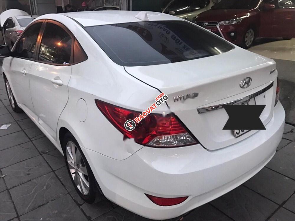 Cần bán xe Hyundai Accent 1.4AT đời 2011, màu trắng, nhập khẩu số tự động-3