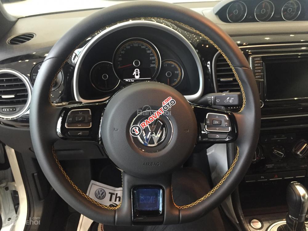 Bán xe Volkswagen Beetle Dune 2017, đối thủ Mini Cooper, màu trắng, giao ngay tháng 12. Lh: 097.8877.754-10