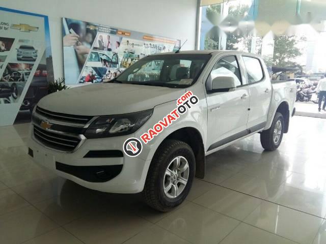 Cần bán Chevrolet Colorado năm 2017, màu trắng-1