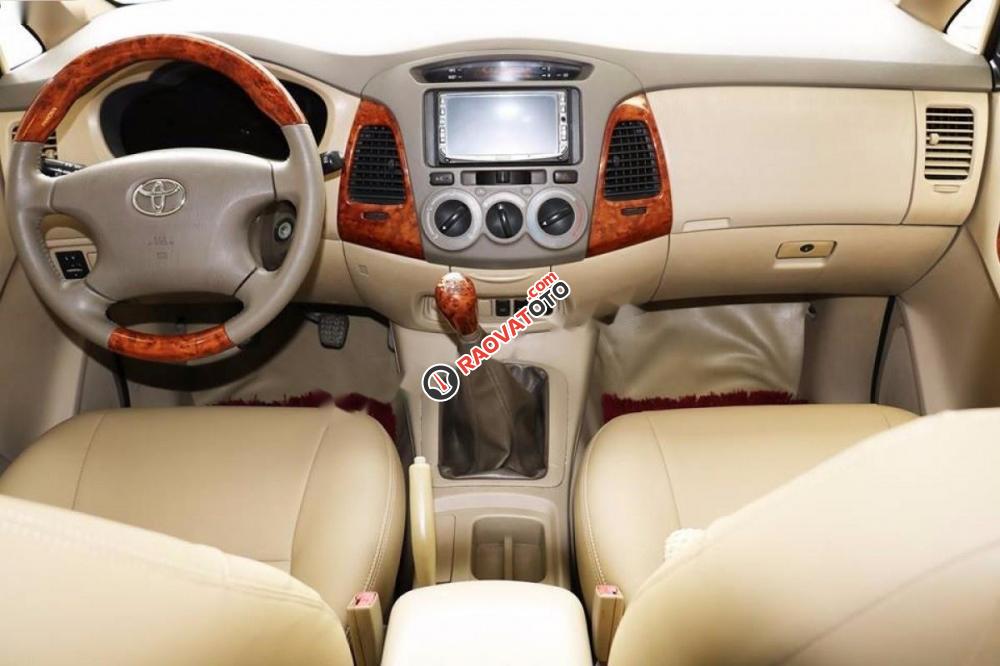 Cần bán gấp Toyota Innova G đời 2007, màu bạc chính chủ-4