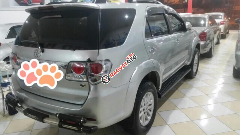 Cần bán lại xe Toyota Fortuner 2.7 AT đời 2015, màu bạc giá cạnh tranh-8