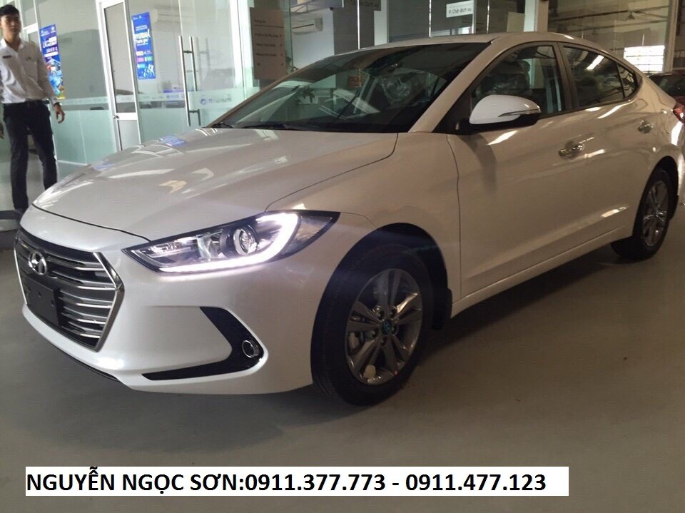 Bán ô tô Hyundai Elantra năm 2017, màu trắng, nhập khẩu  -11