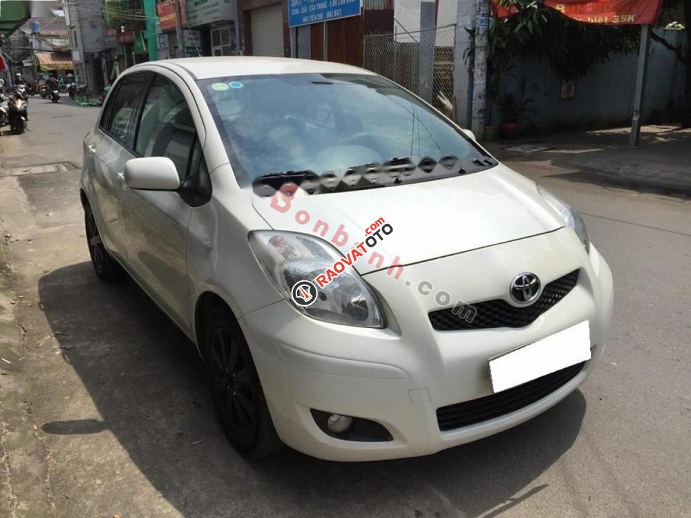 Cần bán gấp Toyota Yaris 1.3 AT đời 2010, màu trắng, nhập khẩu nguyên chiếc chính chủ-0