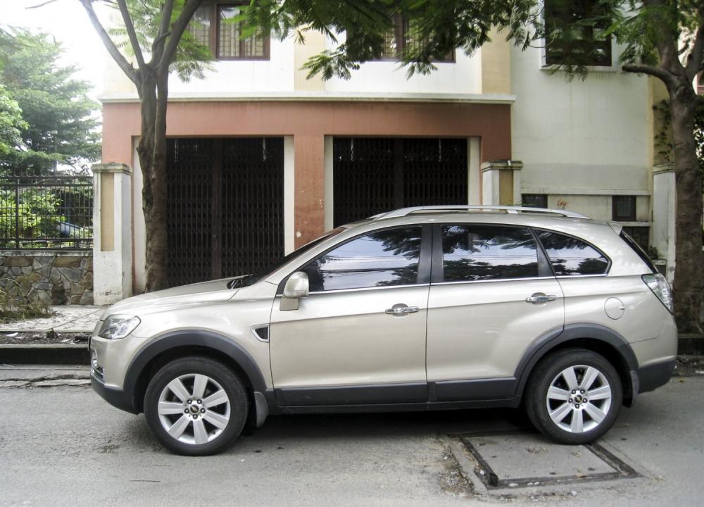 Bán xe Chevrolet Captiva đời 2010, màu bạc, nhập khẩu  -2