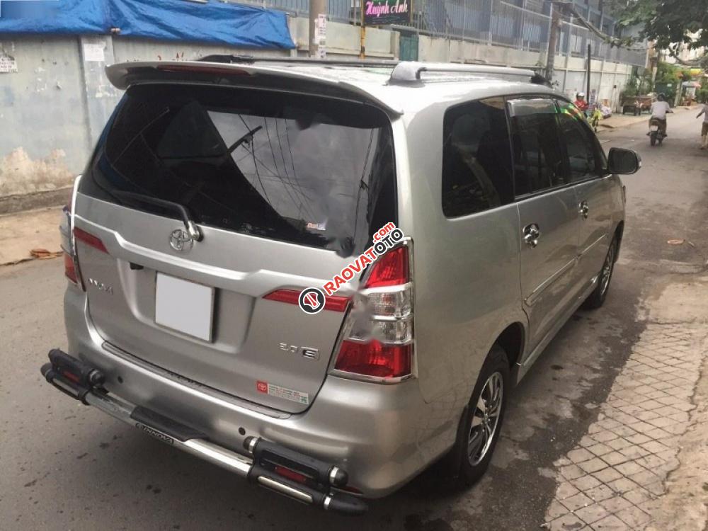 Bán Toyota Innova 2.0E năm 2016, màu bạc, nhập khẩu như mới-9