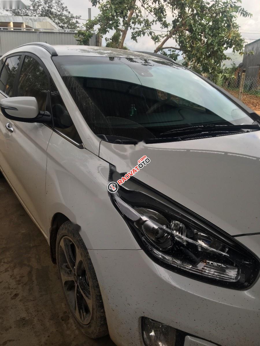 Cần bán lại xe Kia Rondo đời 2015, màu trắng còn mới-1