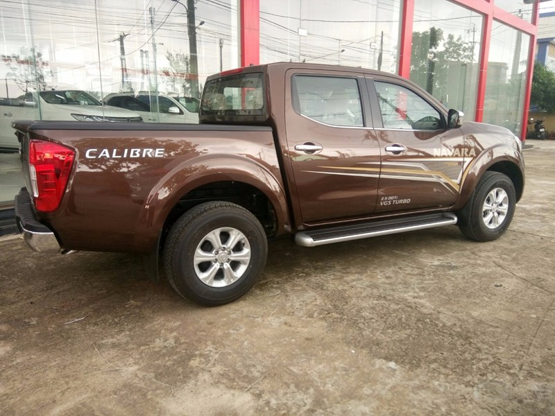 Cần bán Nissan Navara đời 2017, màu nâu, nhập khẩu nguyên chiếc-5