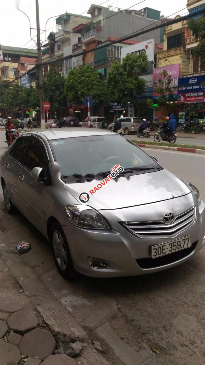 Cần bán Toyota Vios E đời 2010, màu bạc-4