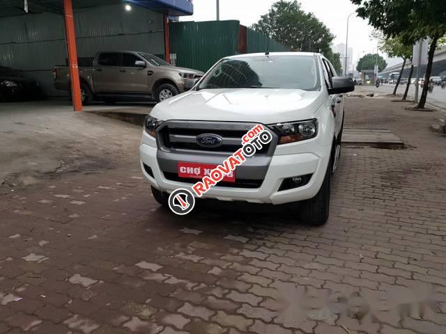 Bán xe Ford Ranger XLS 2.2MT đời 2017, màu trắng  -0