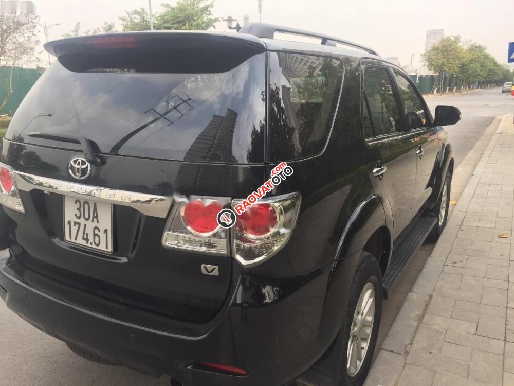 Cần bán lại xe Toyota Fortuner 4x4 đời 2014, màu đen chính chủ giá cạnh tranh-7