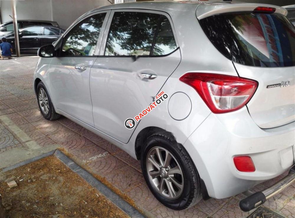 Bán xe Hyundai Grand i10 đời 2015, màu bạc, nhập khẩu giá cạnh tranh-6