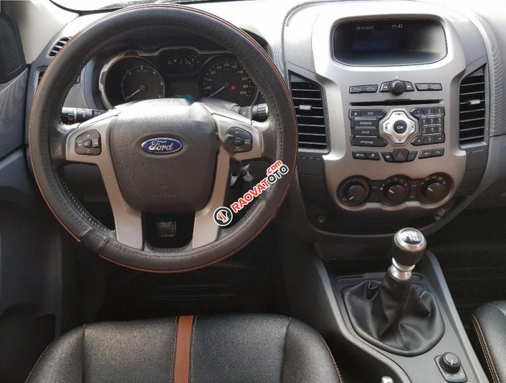 Bán Ford Ranger XLT 2.2MT 2013, màu đỏ, nhập khẩu nguyên chiếc-2