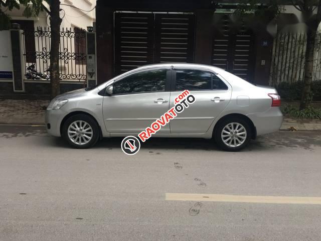 Chính chủ bán Toyota Vios E năm 2011, màu bạc-0