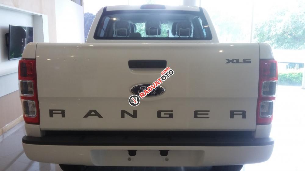 Ford Ranger XLS MT một cầu số sàn, đủ màu, hỗ trợ trả góp, đăng ký, đăng kiểm-4