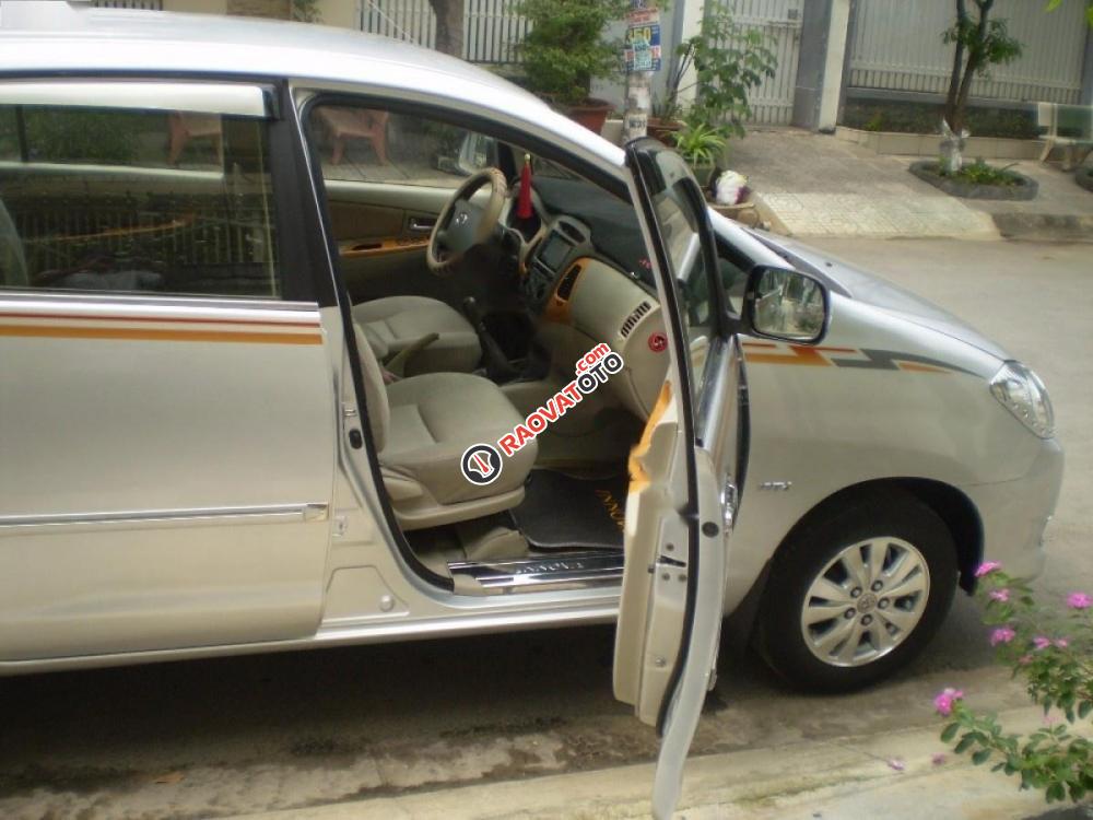 Bán Toyota Innova 2.0G đời 2009, màu bạc như mới-7