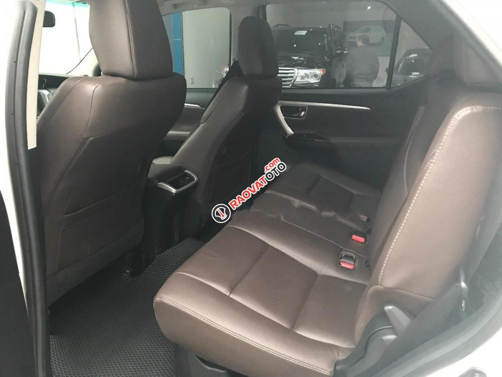 Bán Toyota Fortuner 2.7V sản xuất 2017, màu trắng, xe nhập, số tự động-6