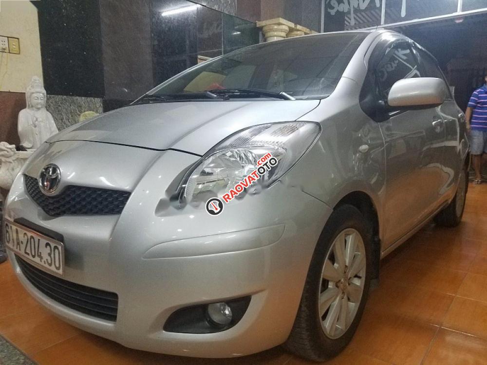 Cần bán lại xe Toyota Yaris đời 2010, màu bạc, nhập khẩu số tự động-0