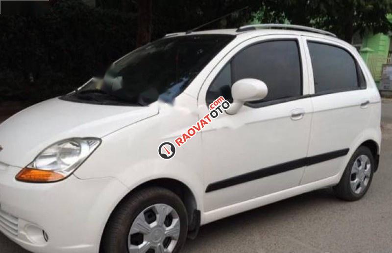 Bán Chevrolet Spark đời 2011, màu trắng chính chủ-0