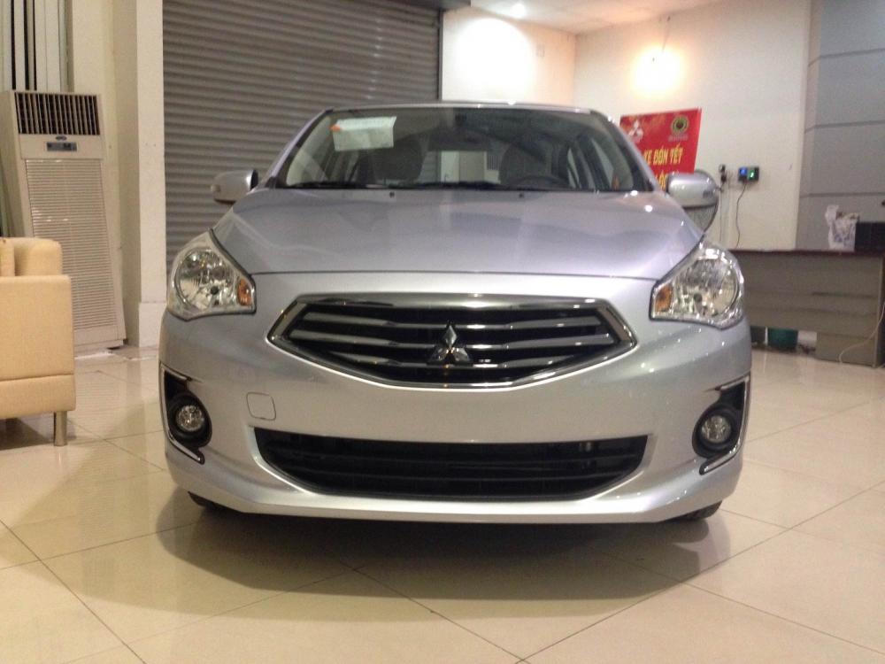 Bán Mitsubishi Attrage sản xuất 2017, màu bạc, nhập khẩu -2