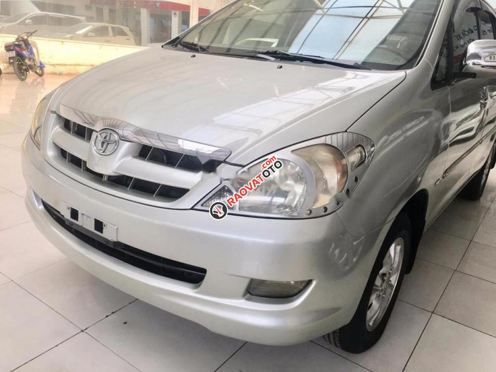 Cần bán gấp Toyota Innova G đời 2007, màu bạc chính chủ-2