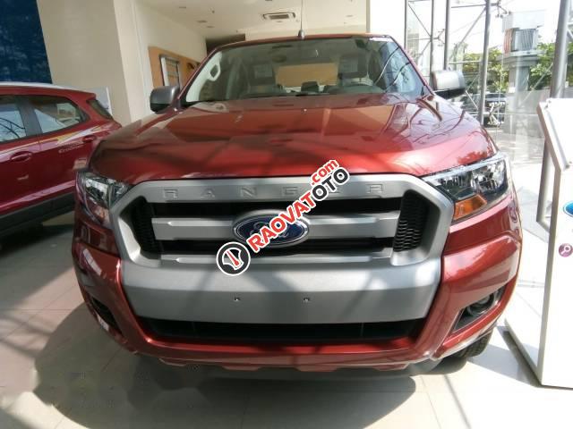 Cần bán Ford Ranger XLS đời 2017, màu đỏ-0