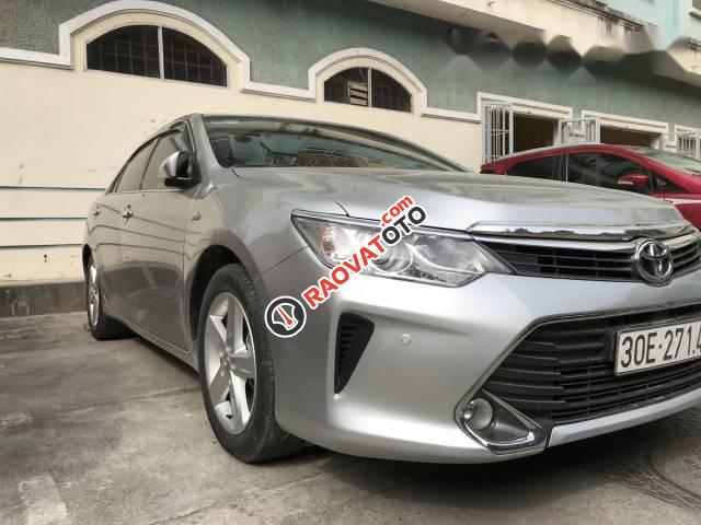 Cần bán Toyota Camry 2.5Q đời 2015, màu bạc số tự động-5