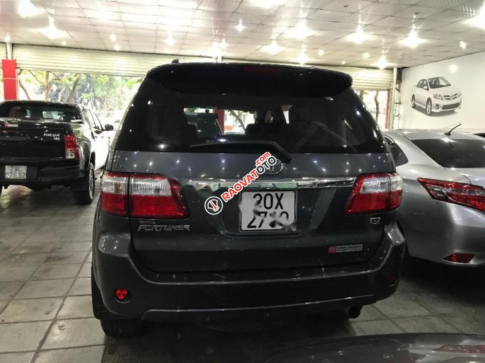 Bán xe Toyota Fortuner 2.7V 4x4 AT đời 2010, màu xám giá cạnh tranh-3