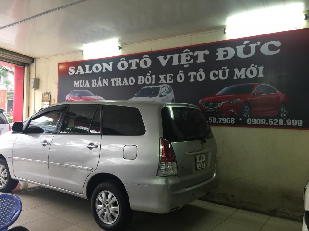 Cần bán gấp Toyota Innova sản xuất 2010, màu bạc, nhập khẩu-2