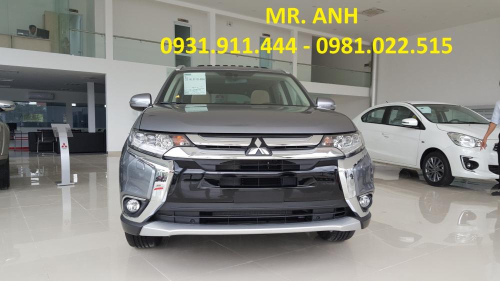 Cần bán xe Mitsubishi Outlander đời 2017, màu bạc, nhập khẩu chính hãng-0