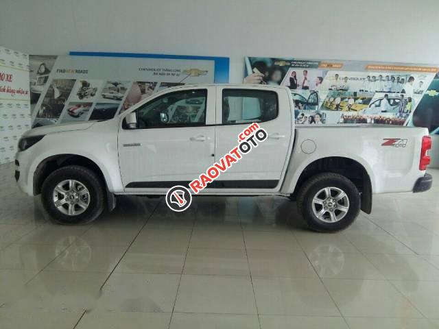 Cần bán Chevrolet Colorado năm 2017, màu trắng-0