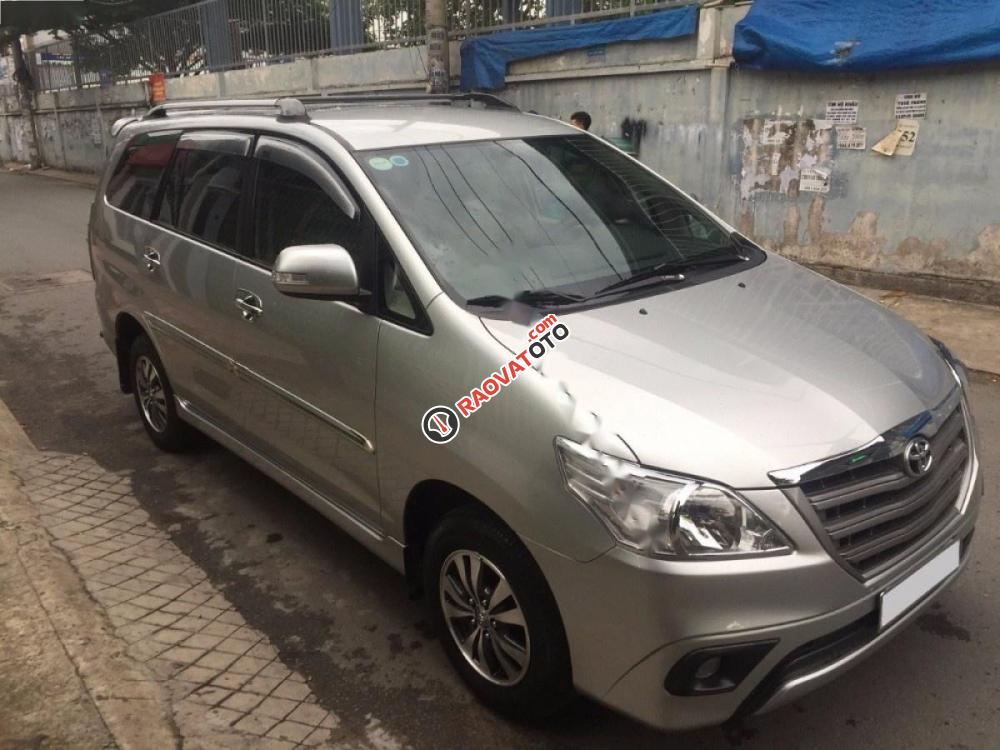 Bán Toyota Innova 2.0E năm 2016, màu bạc, nhập khẩu như mới-8