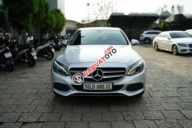 Bán Mercedes C200 đời 2016, màu bạc-3