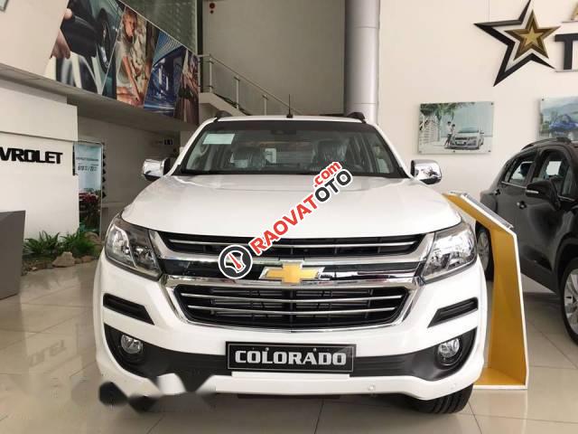 Bán Chevrolet Colorado 2017, màu trắng-3