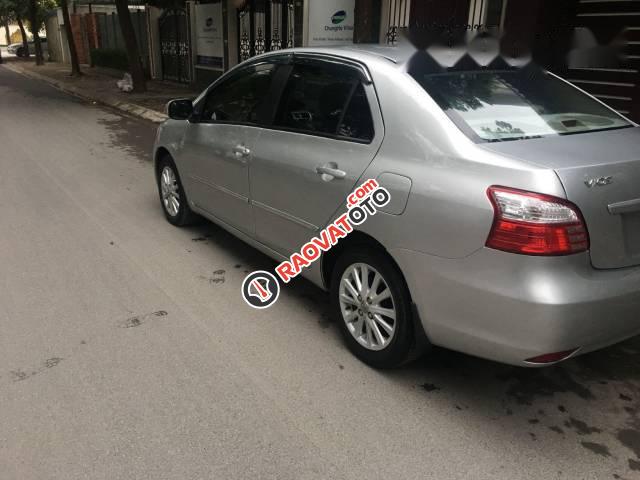 Chính chủ bán Toyota Vios E năm 2011, màu bạc-4