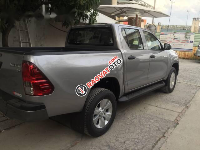 Bán ô tô Toyota Hilux 2.4E đời 2017, màu bạc, nhập khẩu-0