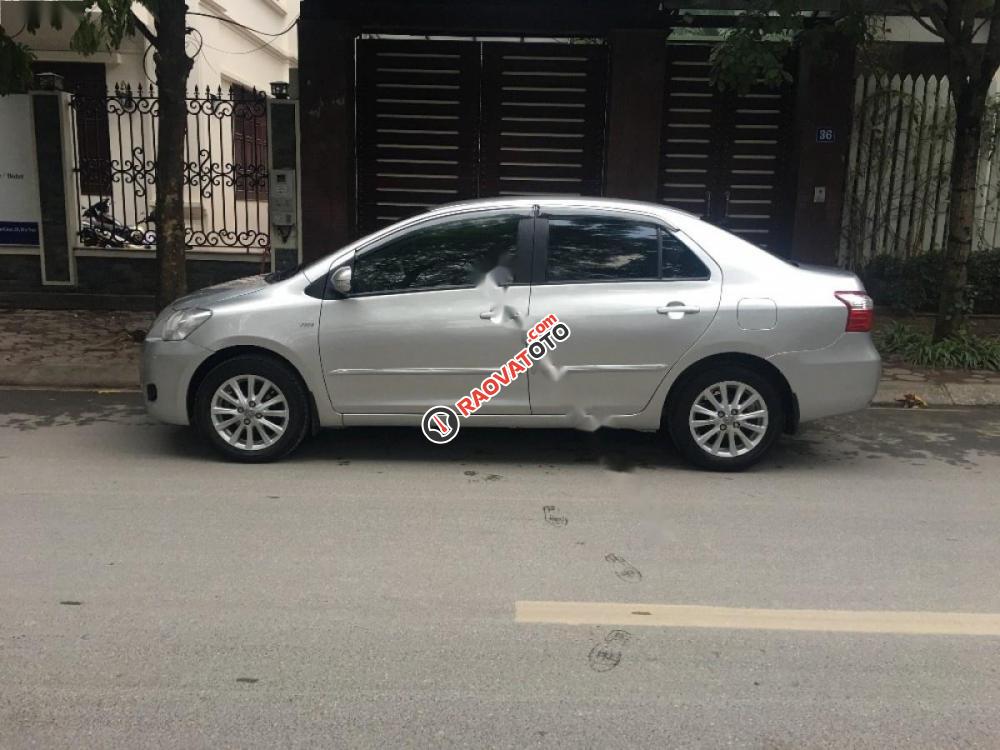 Bán Toyota Vios 1.5E đời 2011, màu bạc chính chủ-1