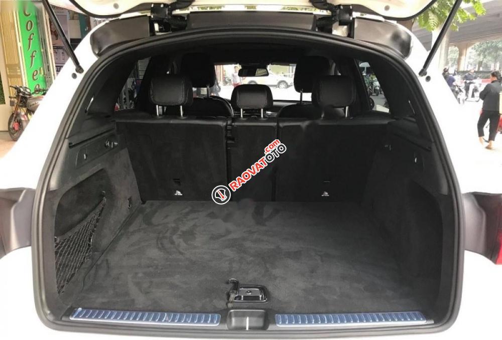 Chính chủ bán Mercedes GLC 300 4Matic sản xuất 2016, màu trắng-3
