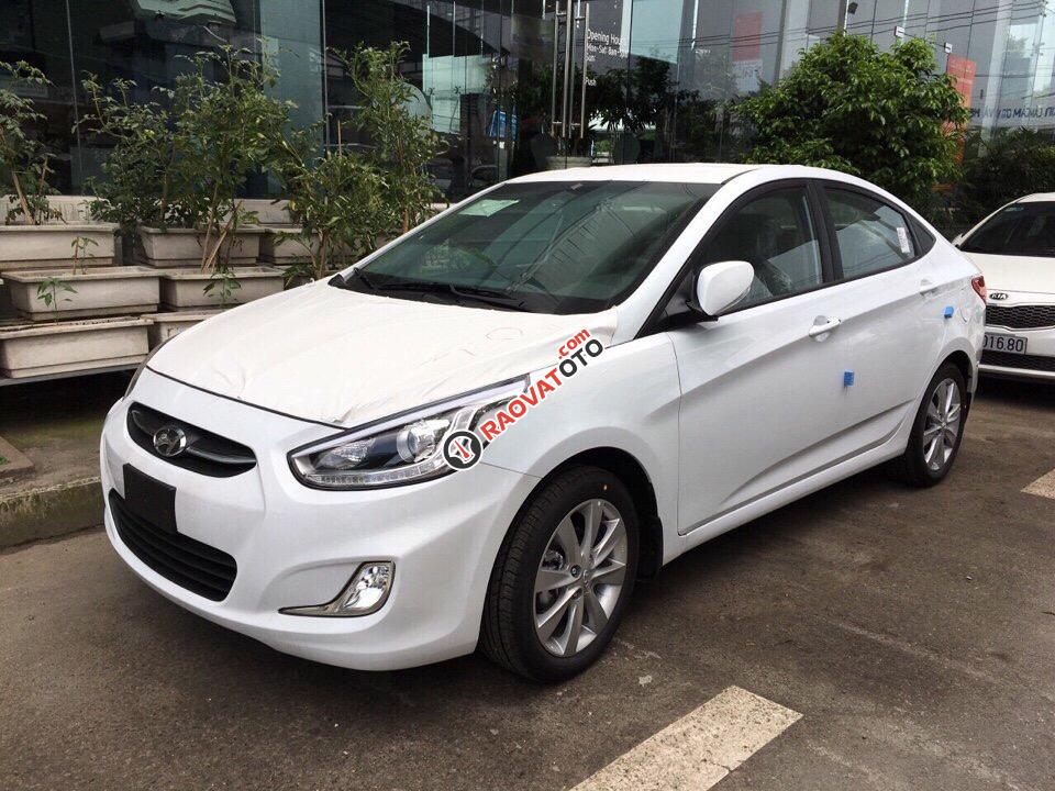 Cần bán Hyundai Accent đời 2017, màu trắng, nhập khẩu nguyên chiếc-3