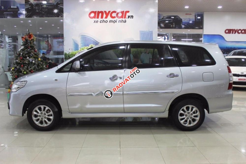 Bán Toyota Innova 2.0E đời 2014, màu bạc số sàn-2